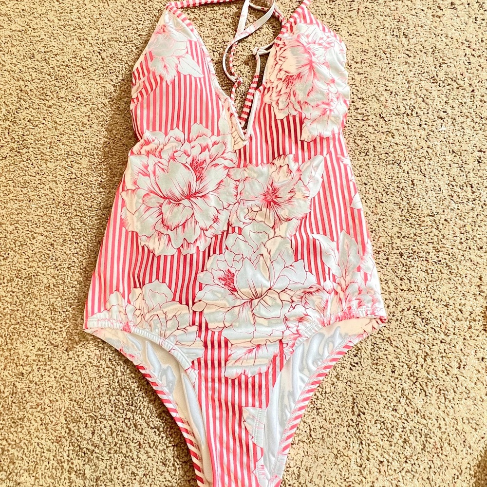 Kona Sol red & white swimsuit sz M